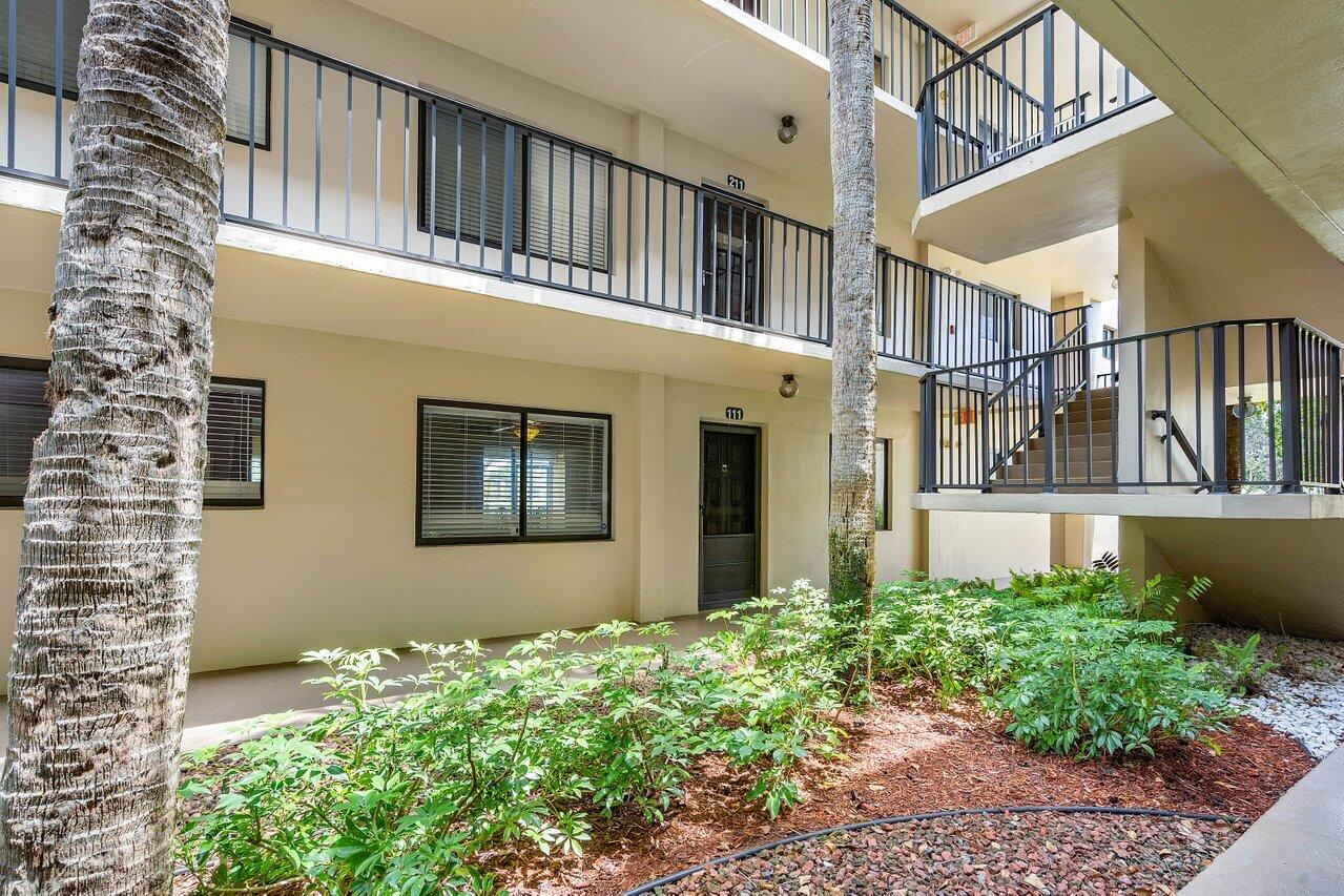 5280 Las Verdes Circle 111, Delray Beach Unit: 111