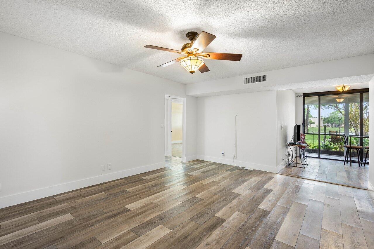 5280 Las Verdes Circle 111, Delray Beach Unit: 111