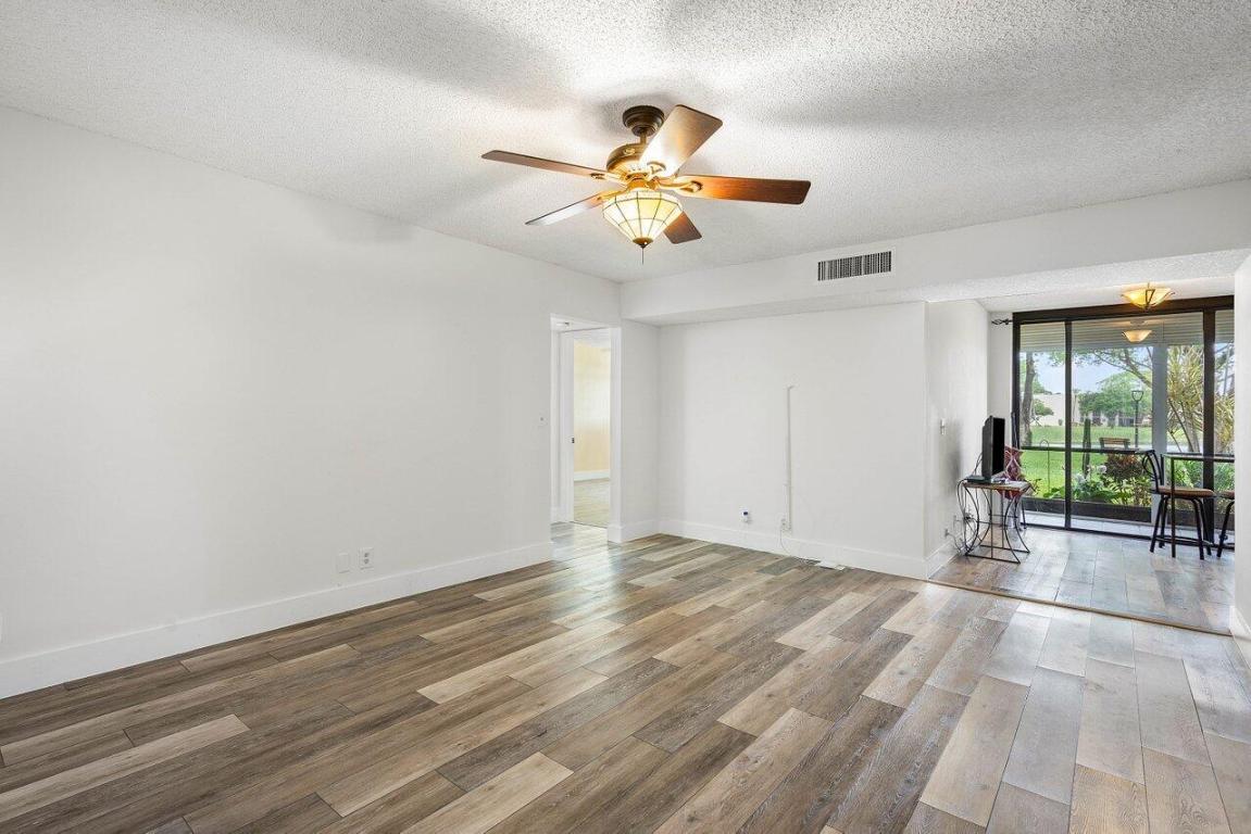 5280 Las Verdes Circle 111, Delray Beach Unit: 111