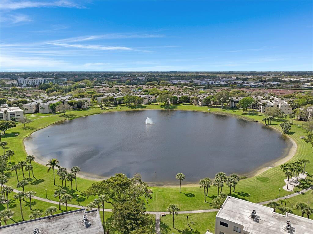 5280 Las Verdes Circle 111, Delray Beach Unit: 111