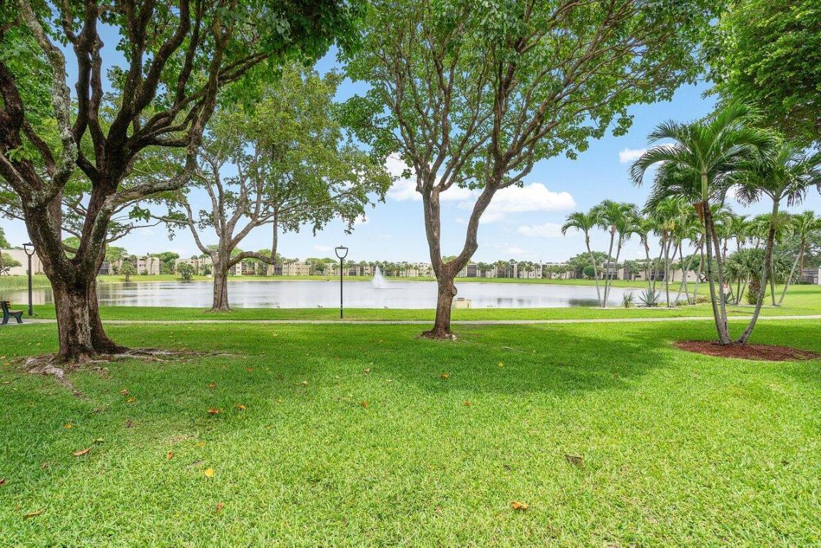 5280 Las Verdes Circle 111, Delray Beach Unit: 111