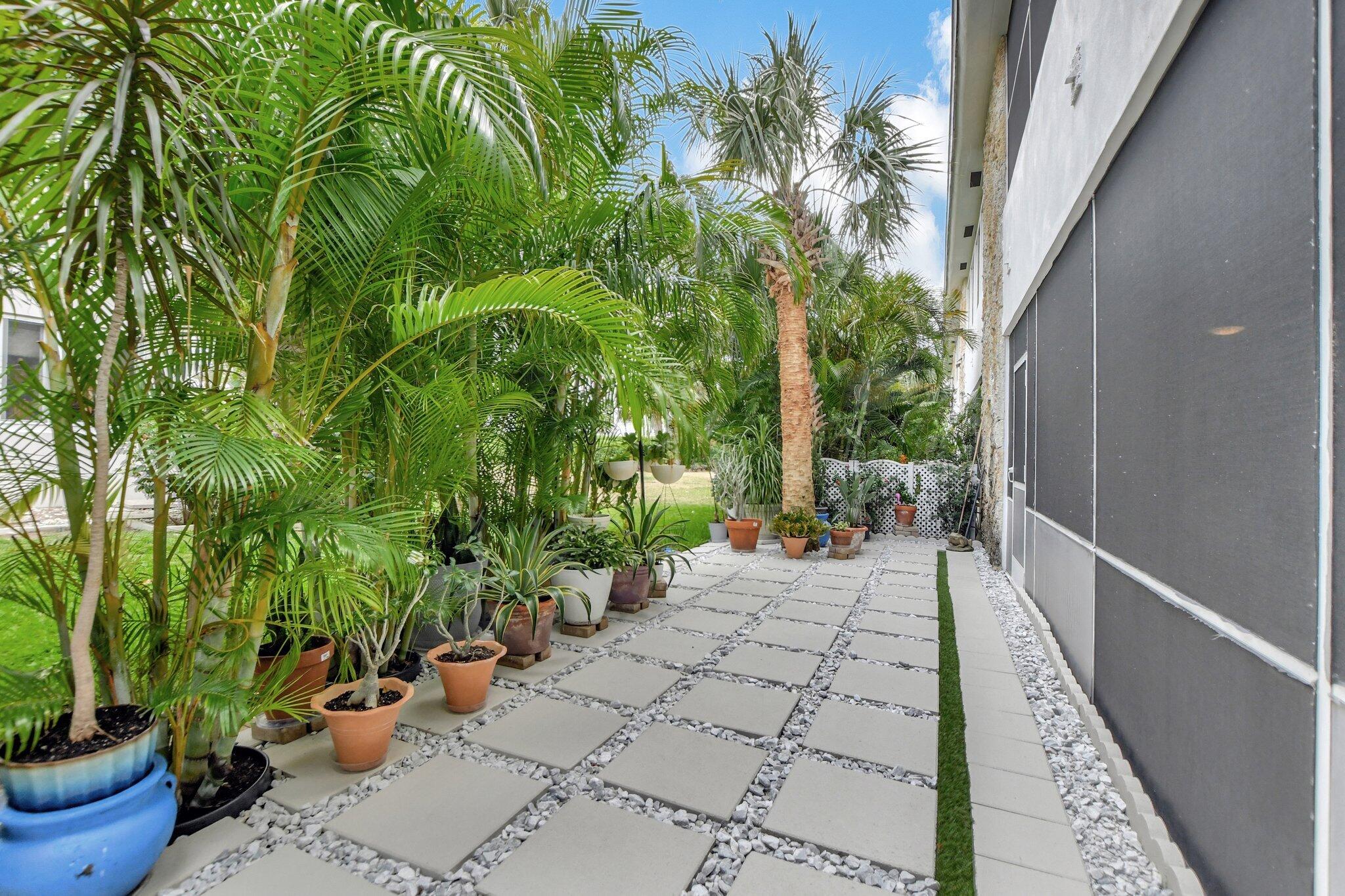 2570 Banyan Road 4, Boca Raton Unit: 4