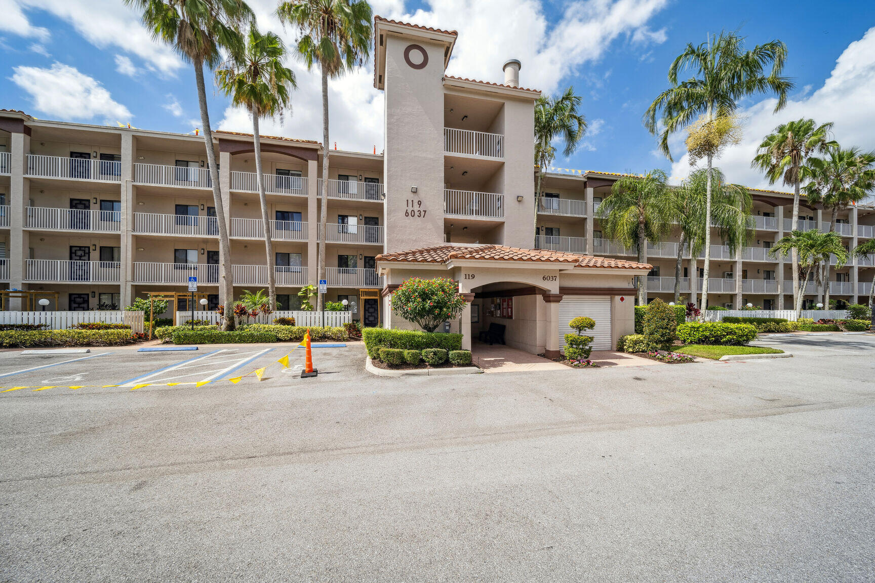 6037 Pointe Regal Circle 207