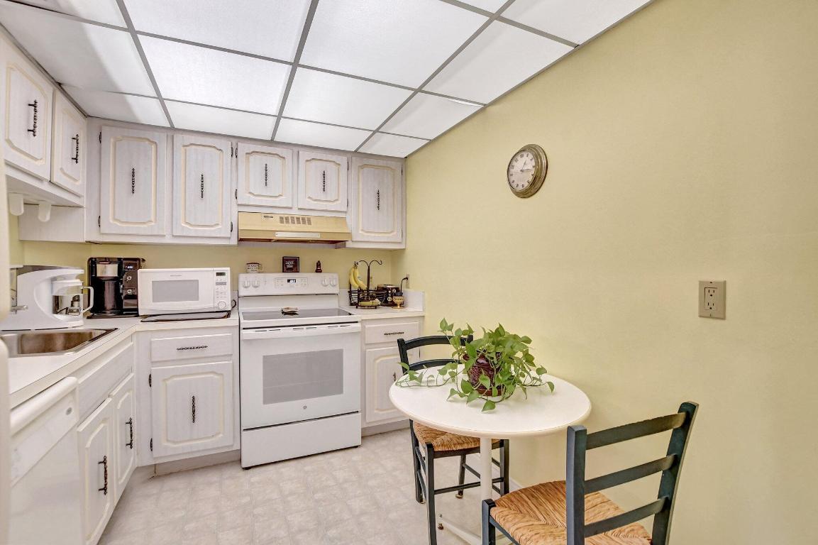 3912 S Ocean Boulevard 907, Highland Beach Unit: 907