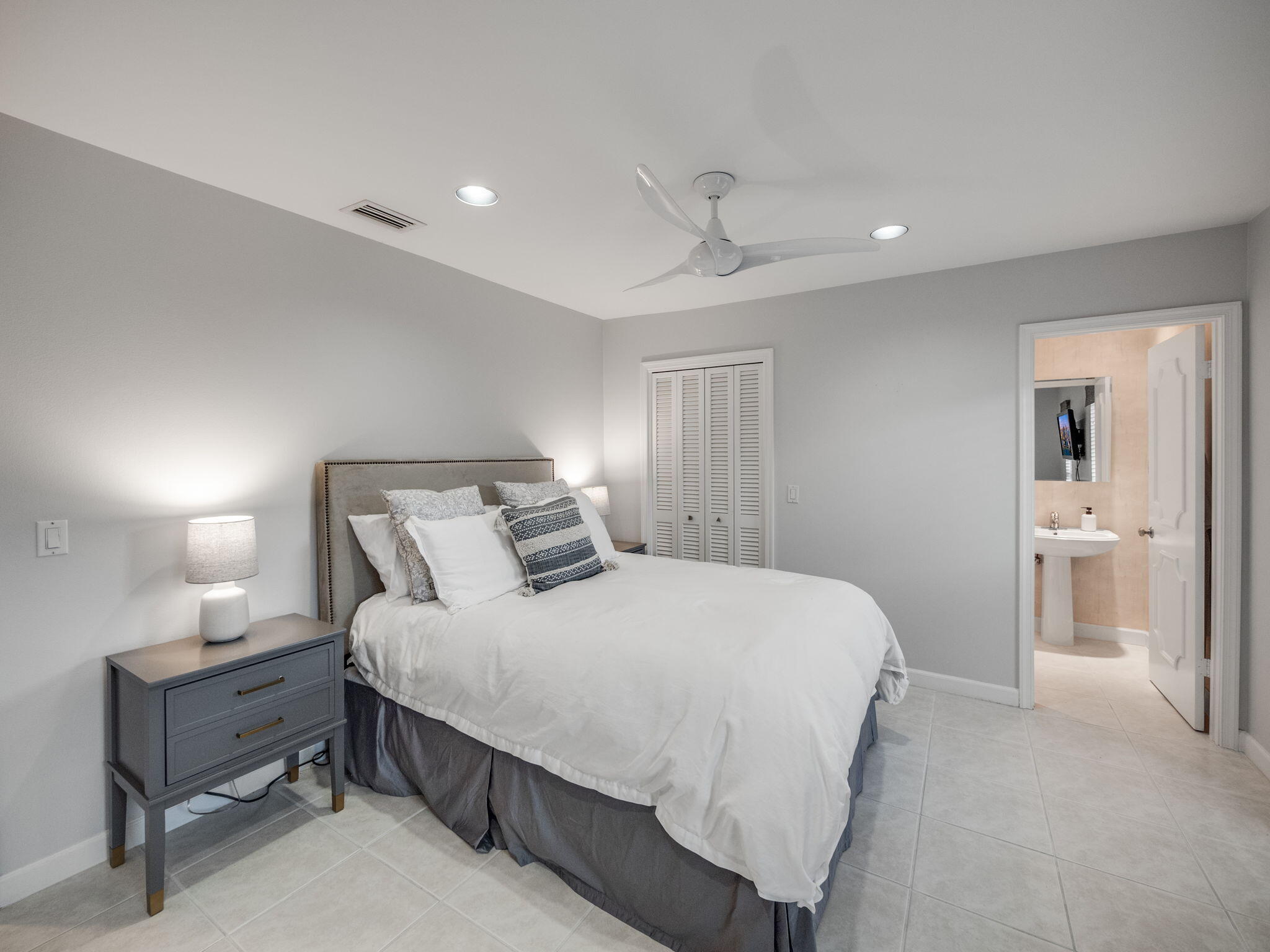 335 Glenbrook Drive, Atlantis