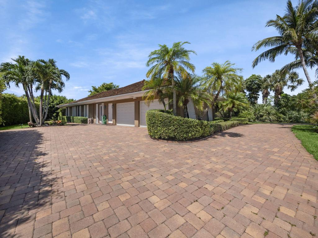 335 Glenbrook Drive, Atlantis
