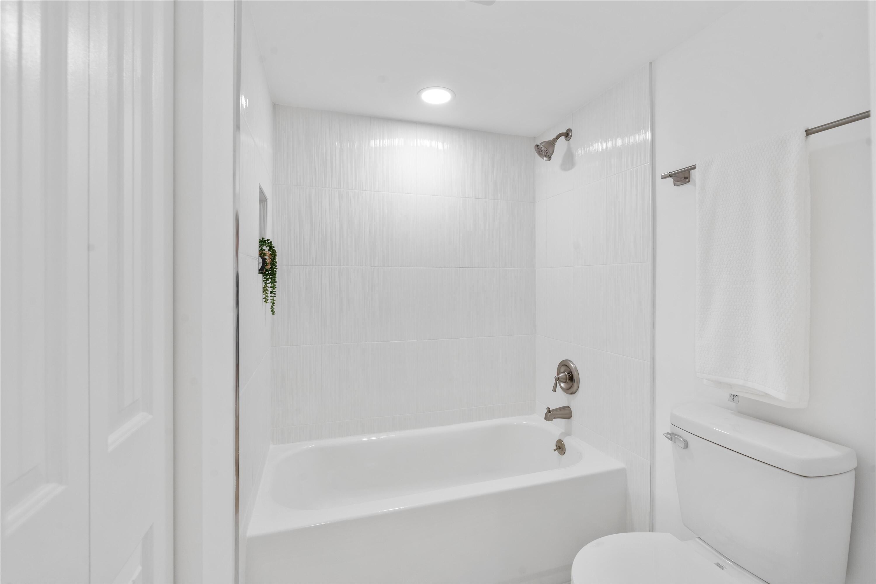 1021 Del Aire Court 101