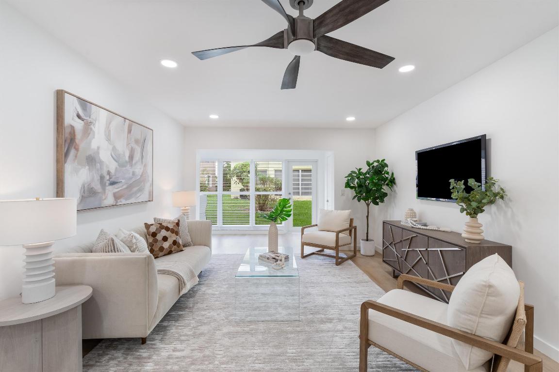 1021 Del Aire Court 101