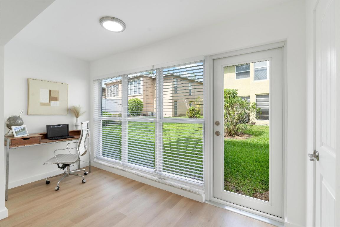 1021 Del Aire Court 101