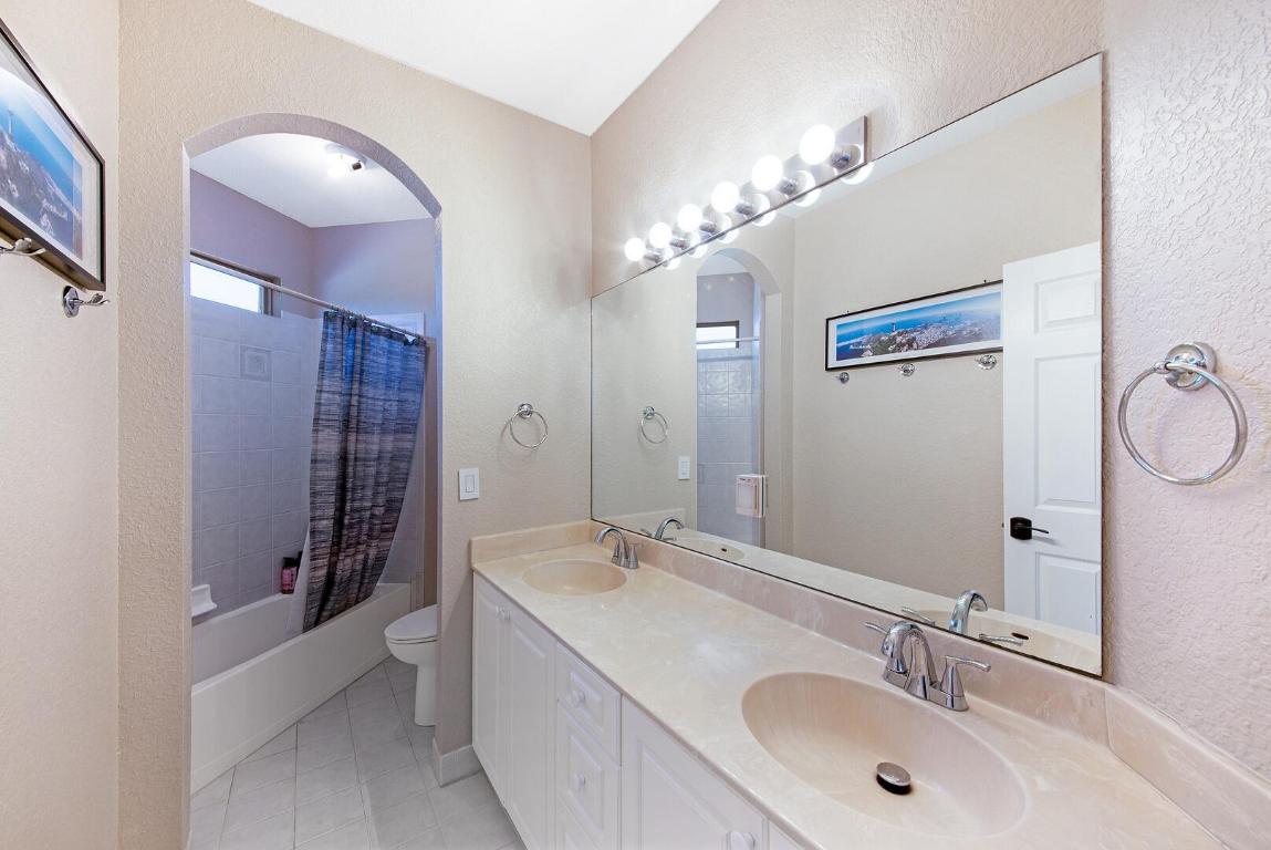 9737 Vineyard Court, Boca Raton