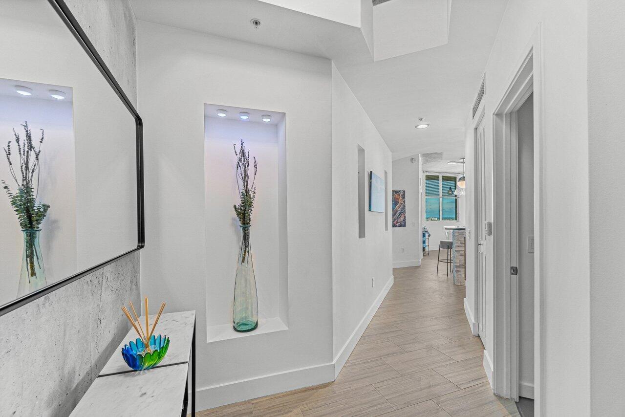 300 S Australian Avenue 1520
