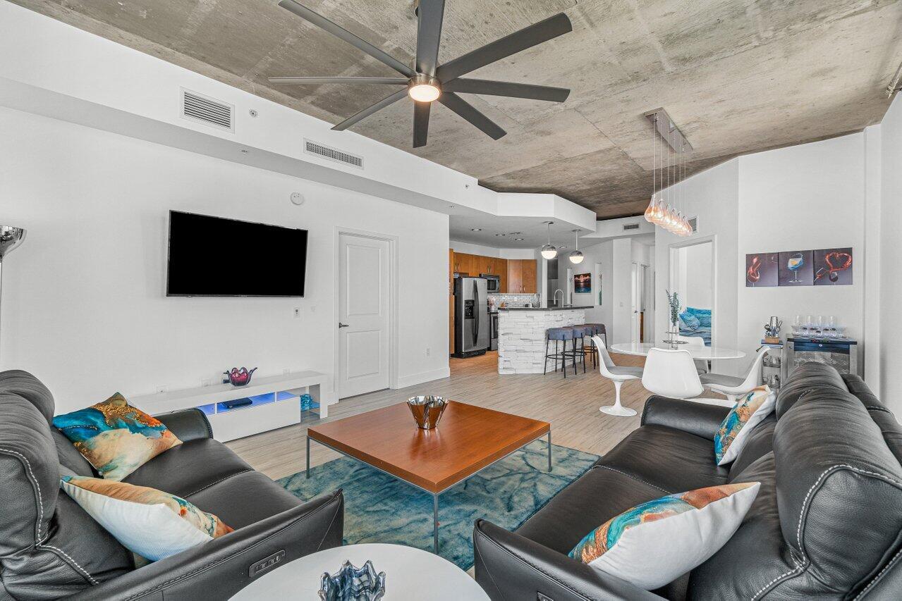 300 S Australian Avenue 1520