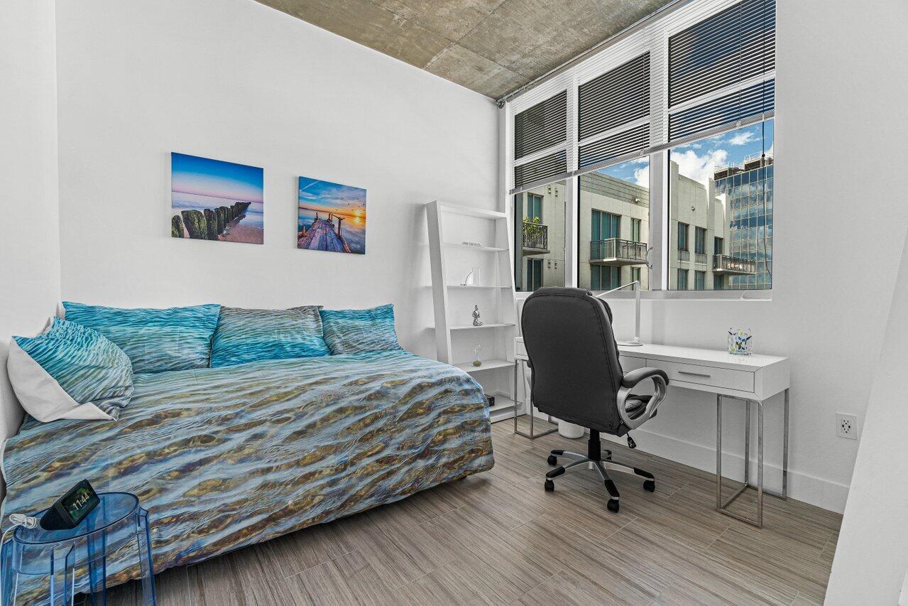 300 S Australian Avenue 1520