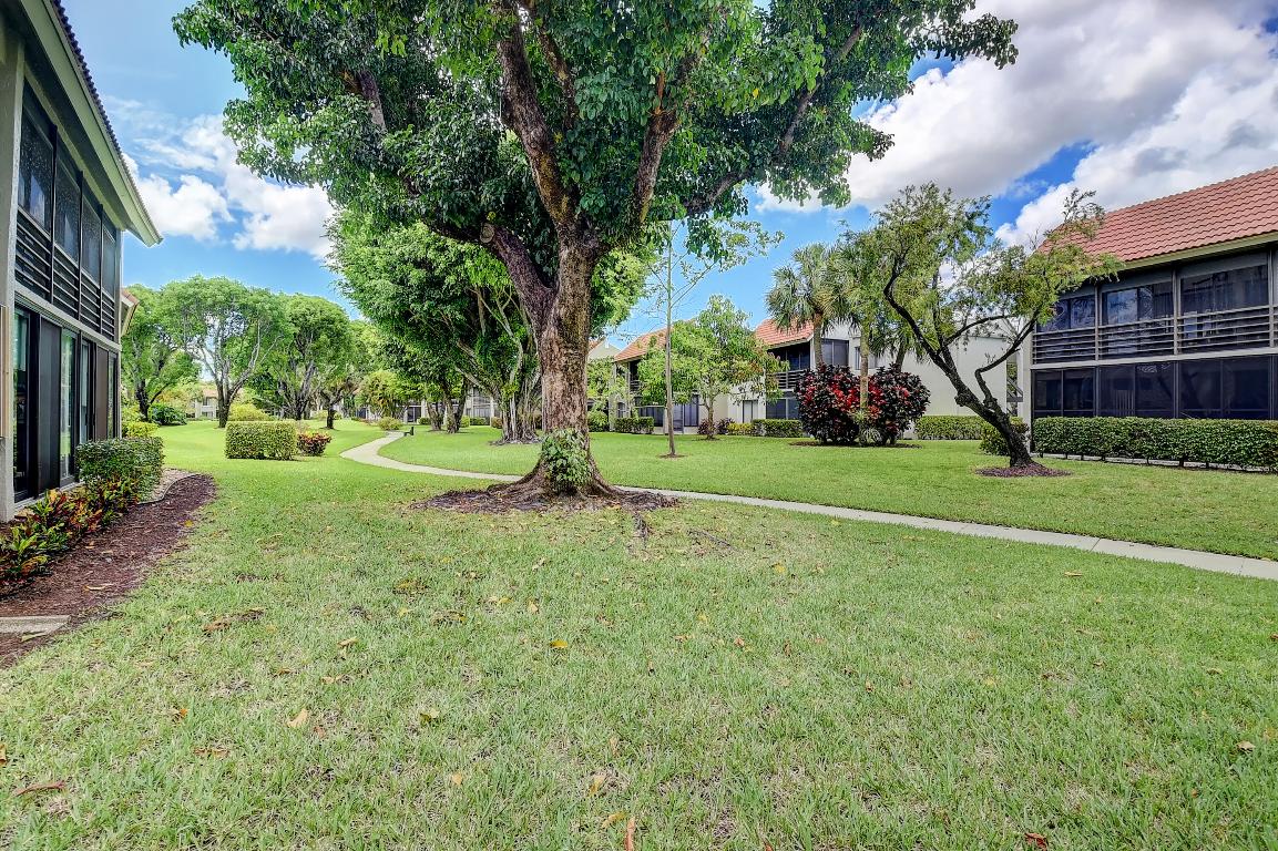 5560 Fairway Park Drive 102, Boynton Beach Unit: 102
