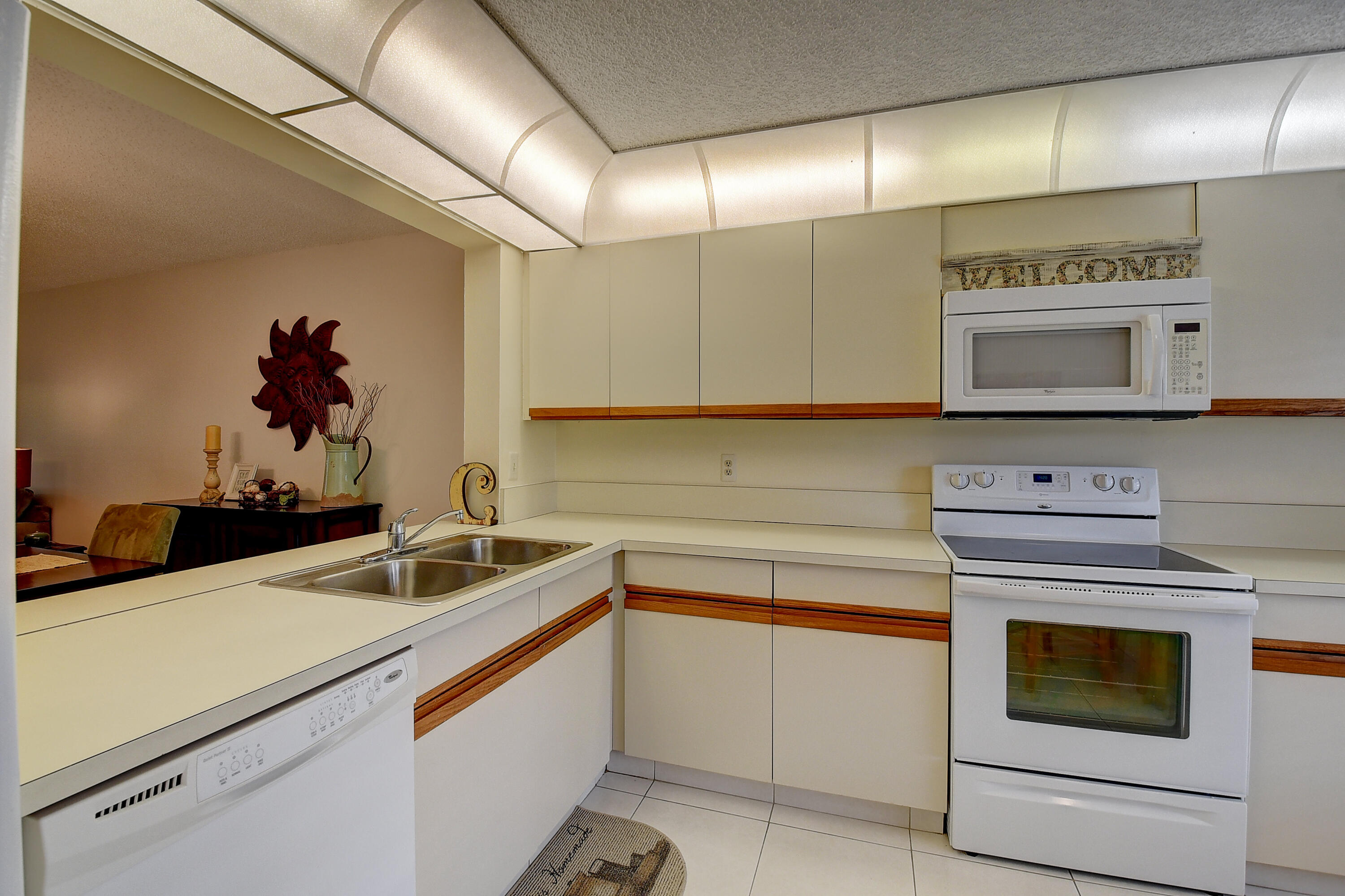 5560 Fairway Park Drive 102, Boynton Beach Unit: 102