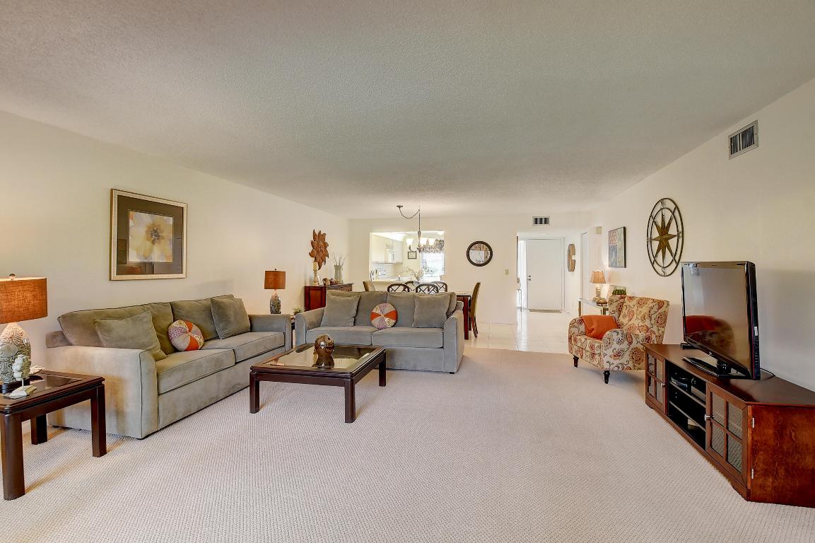 5560 Fairway Park Drive 102, Boynton Beach Unit: 102