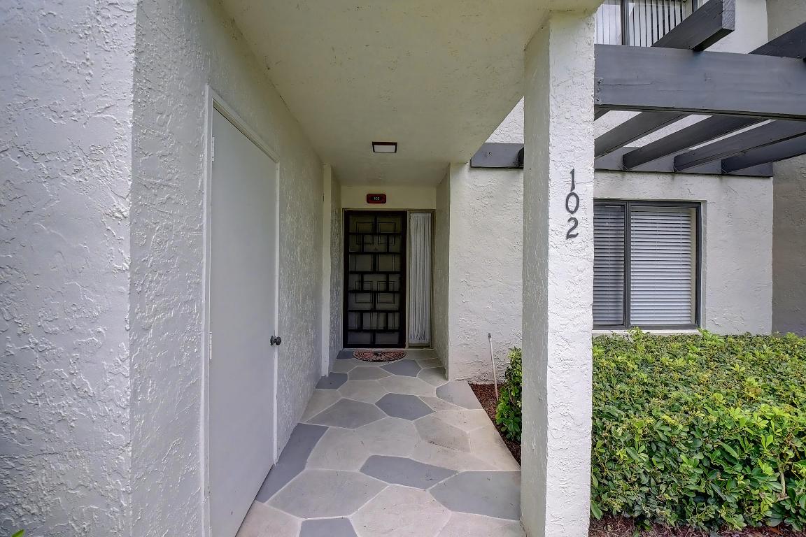 5560 Fairway Park Drive 102, Boynton Beach Unit: 102