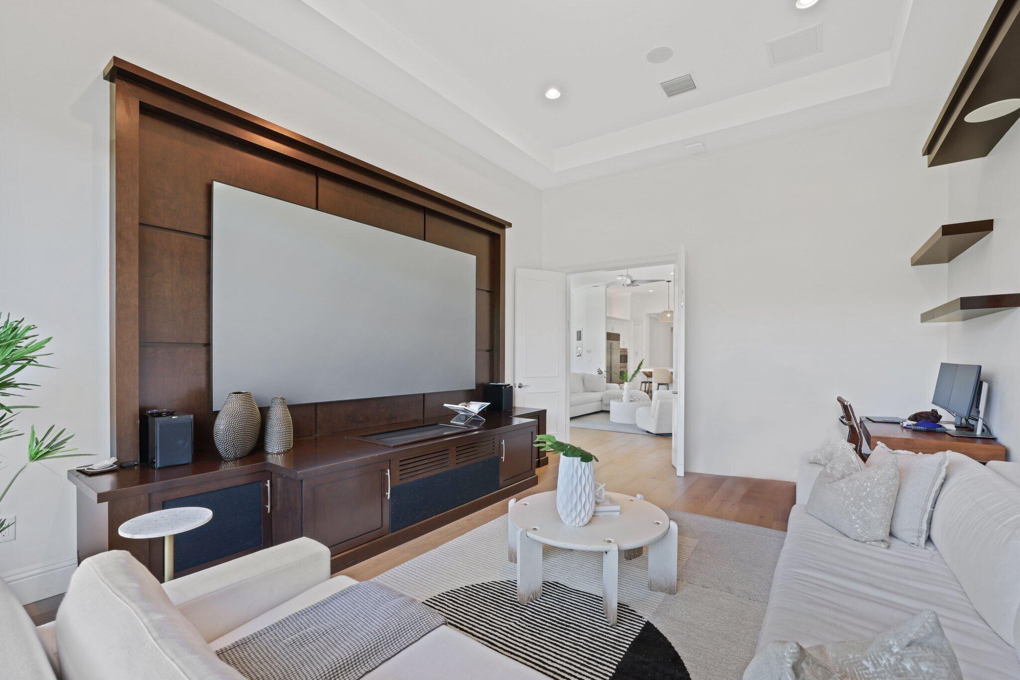9599 Moritz Way