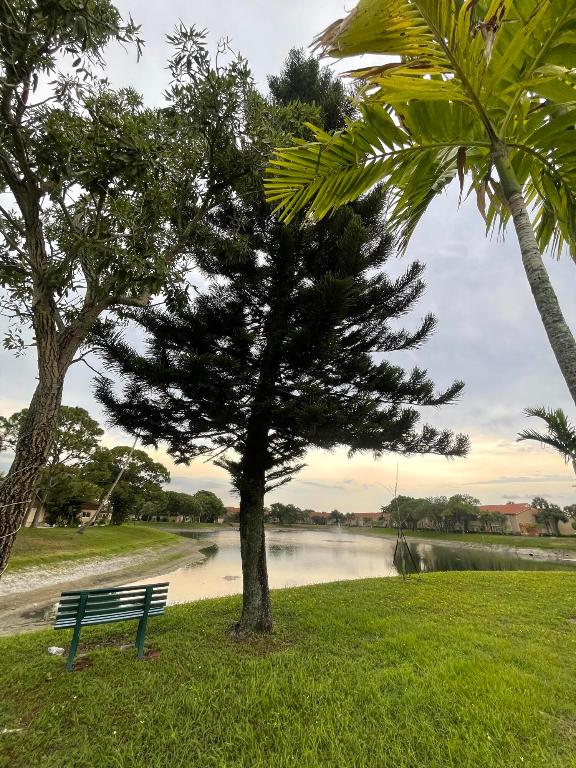 612 SW Natura Boulevard B, Deerfield Beach Unit: B