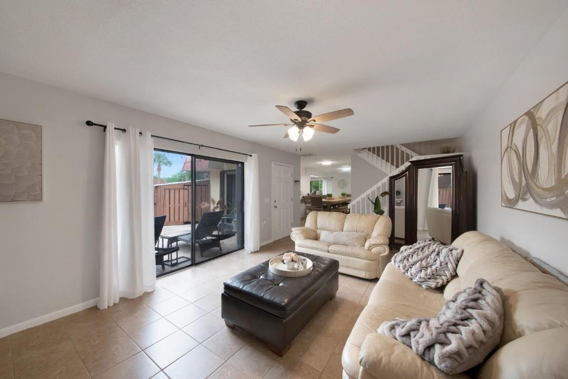 429 Live Oak Lane 210a, Boynton Beach Unit: 210a