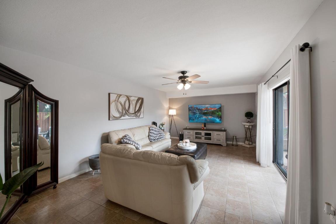 429 Live Oak Lane 210a, Boynton Beach Unit: 210a