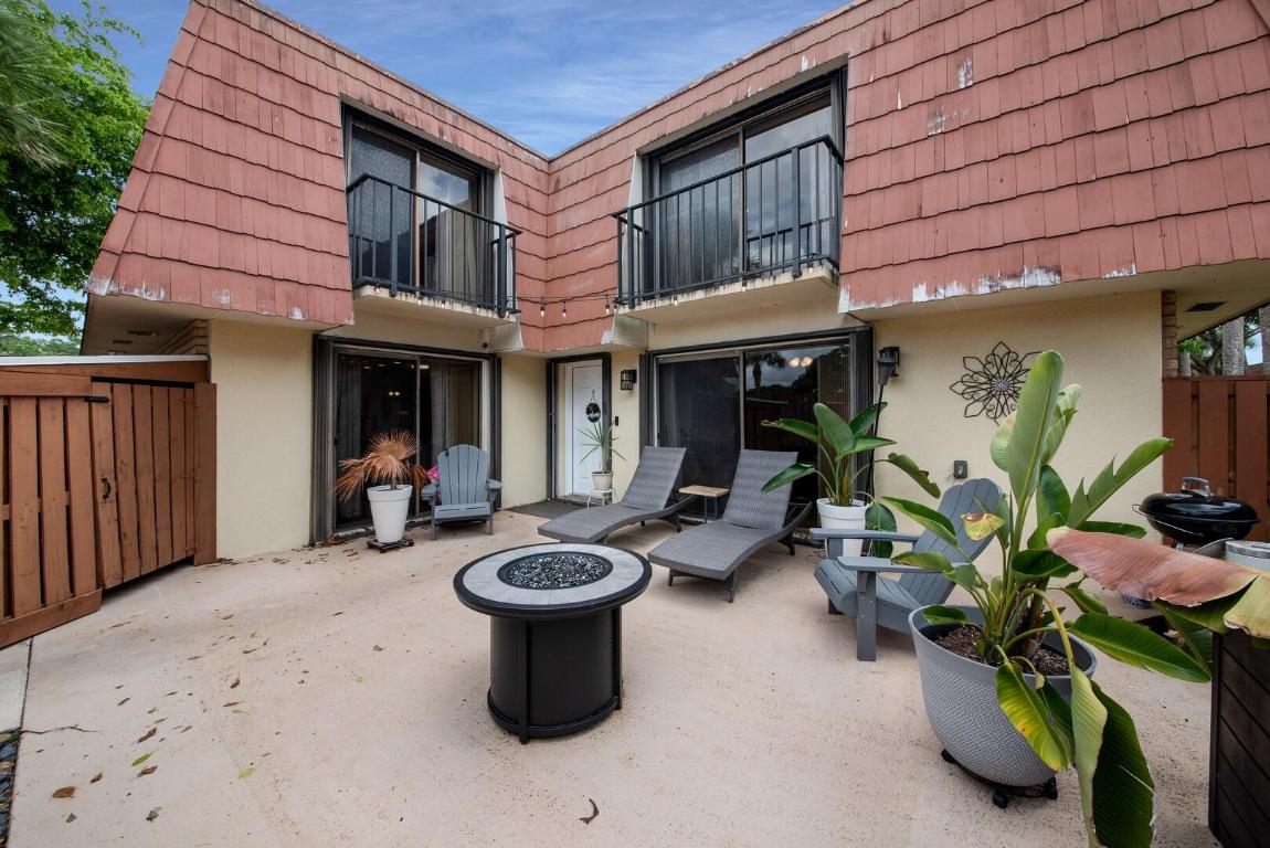 429 Live Oak Lane 210a, Boynton Beach Unit: 210a