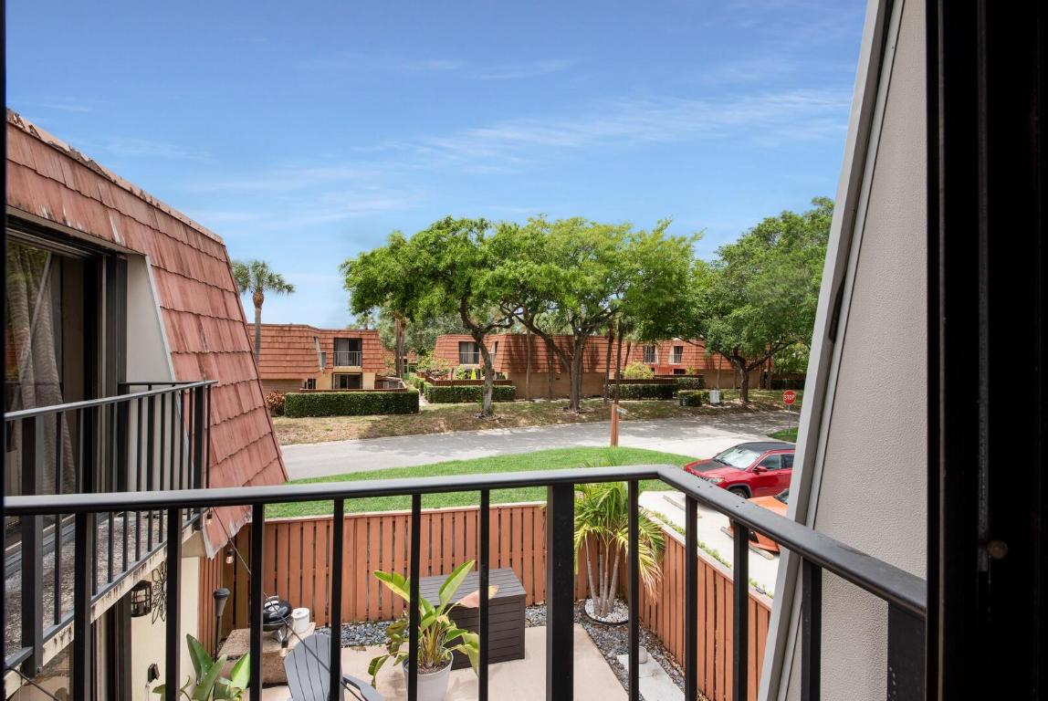 429 Live Oak Lane 210a, Boynton Beach Unit: 210a