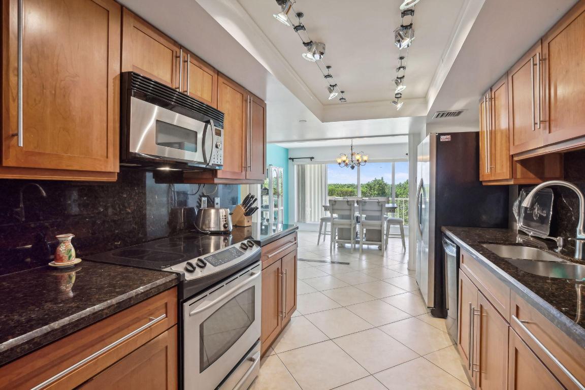 4001 N Ocean Boulevard 302-B, Boca Raton Unit: 302-B