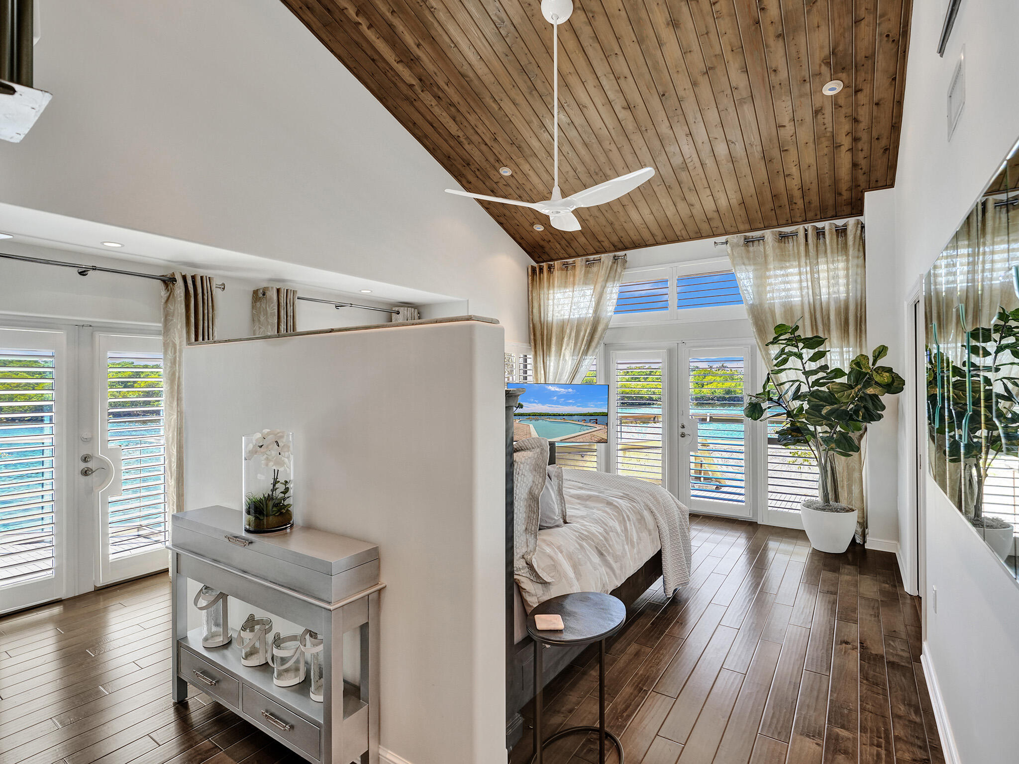 1001 Bel Air Drive