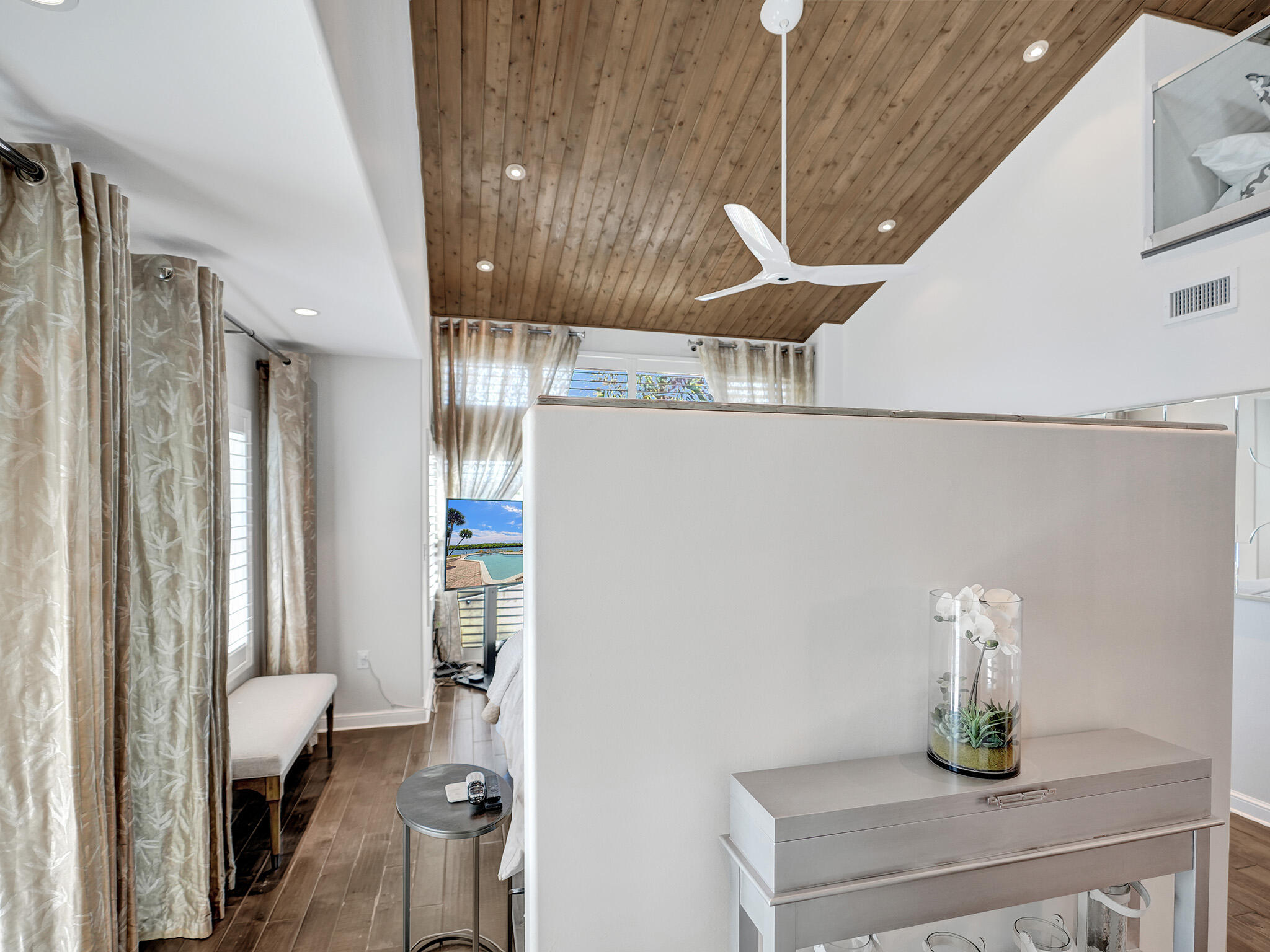1001 Bel Air Drive