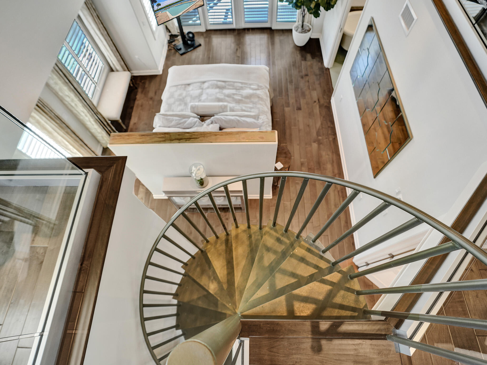 1001 Bel Air Drive