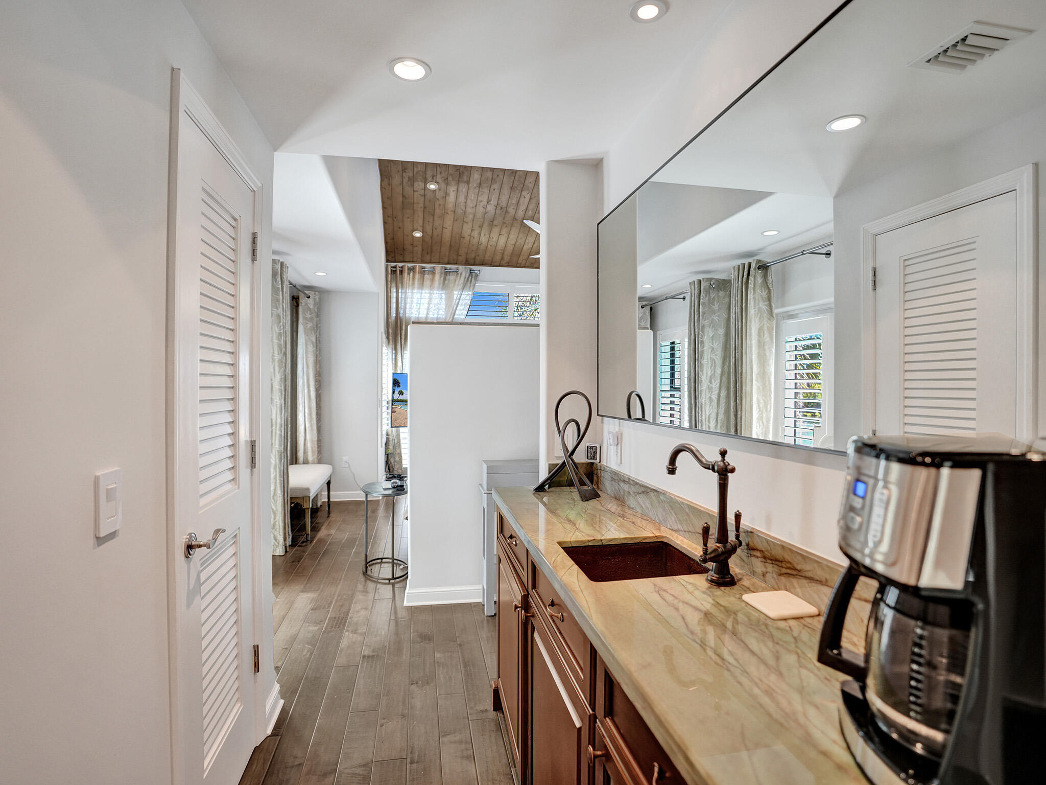 1001 Bel Air Drive
