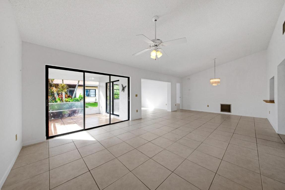 6306 White Sabal Palm Lane, Greenacres