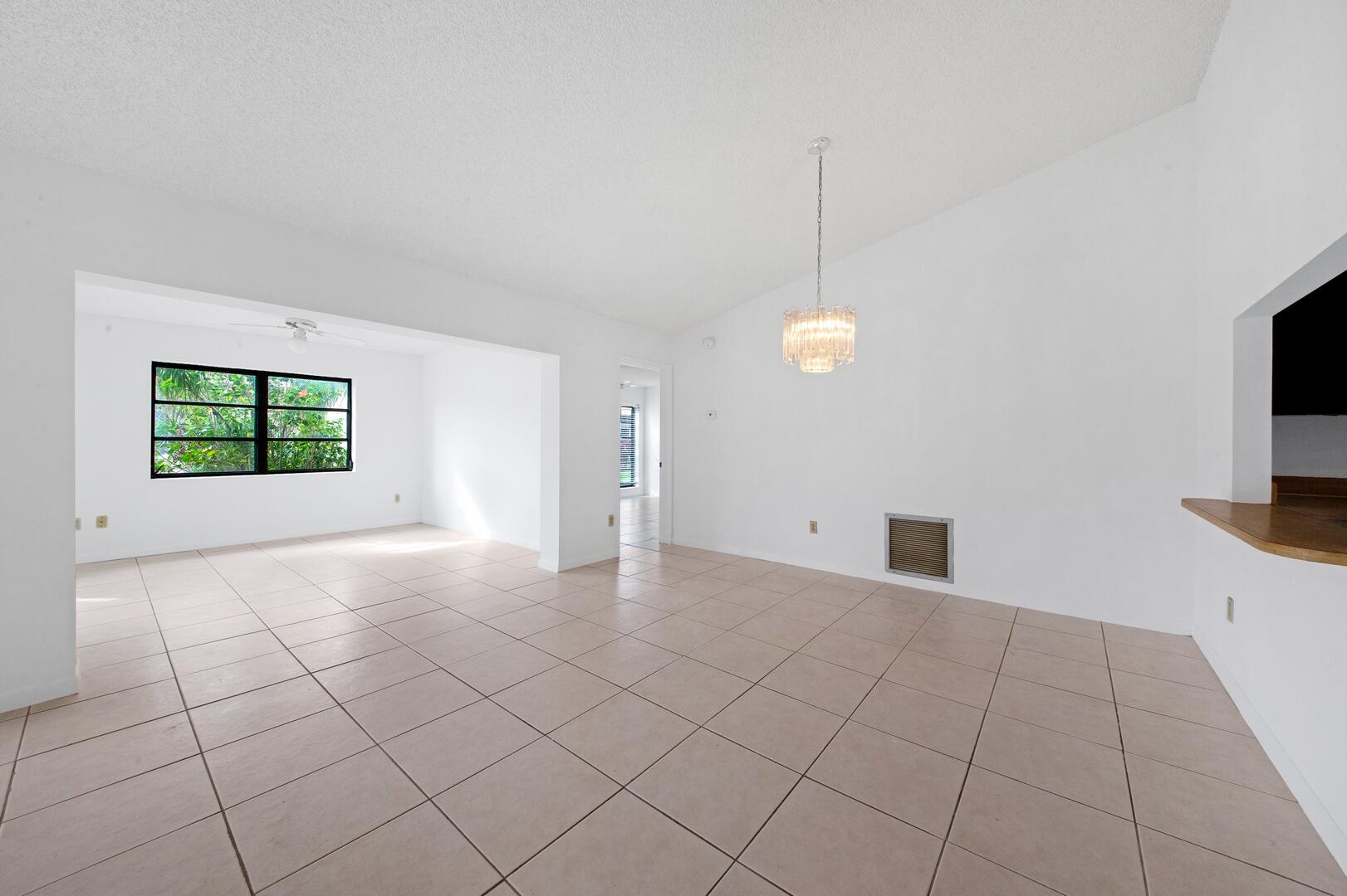 6306 White Sabal Palm Lane, Greenacres