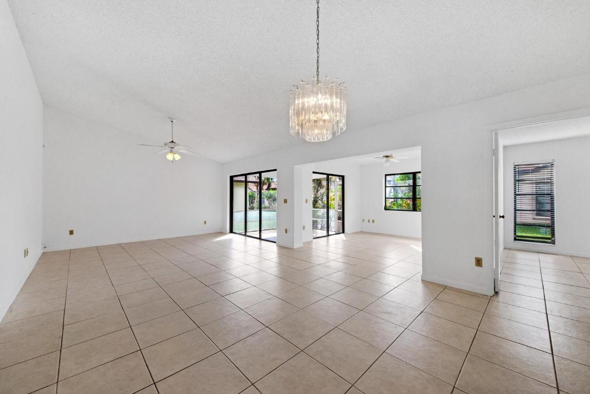 6306 White Sabal Palm Lane, Greenacres