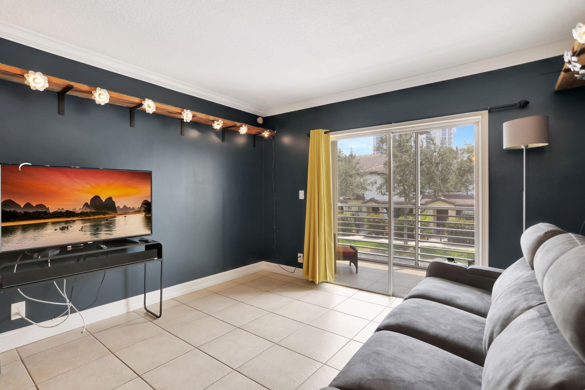 3216 SE 8th Street 202