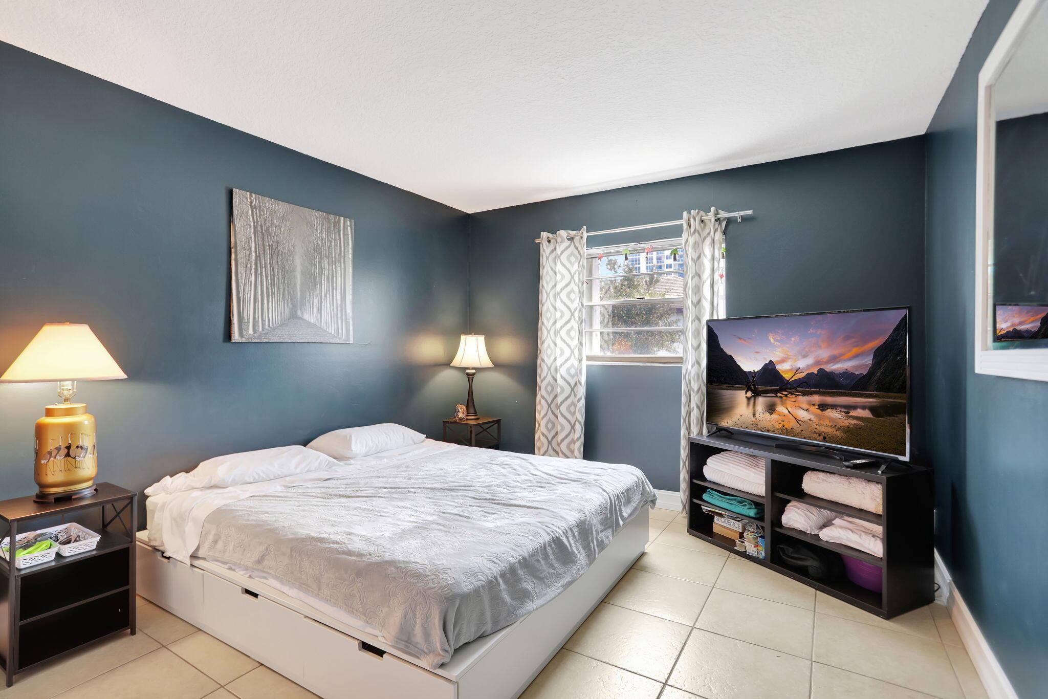 3216 SE 8th Street 202