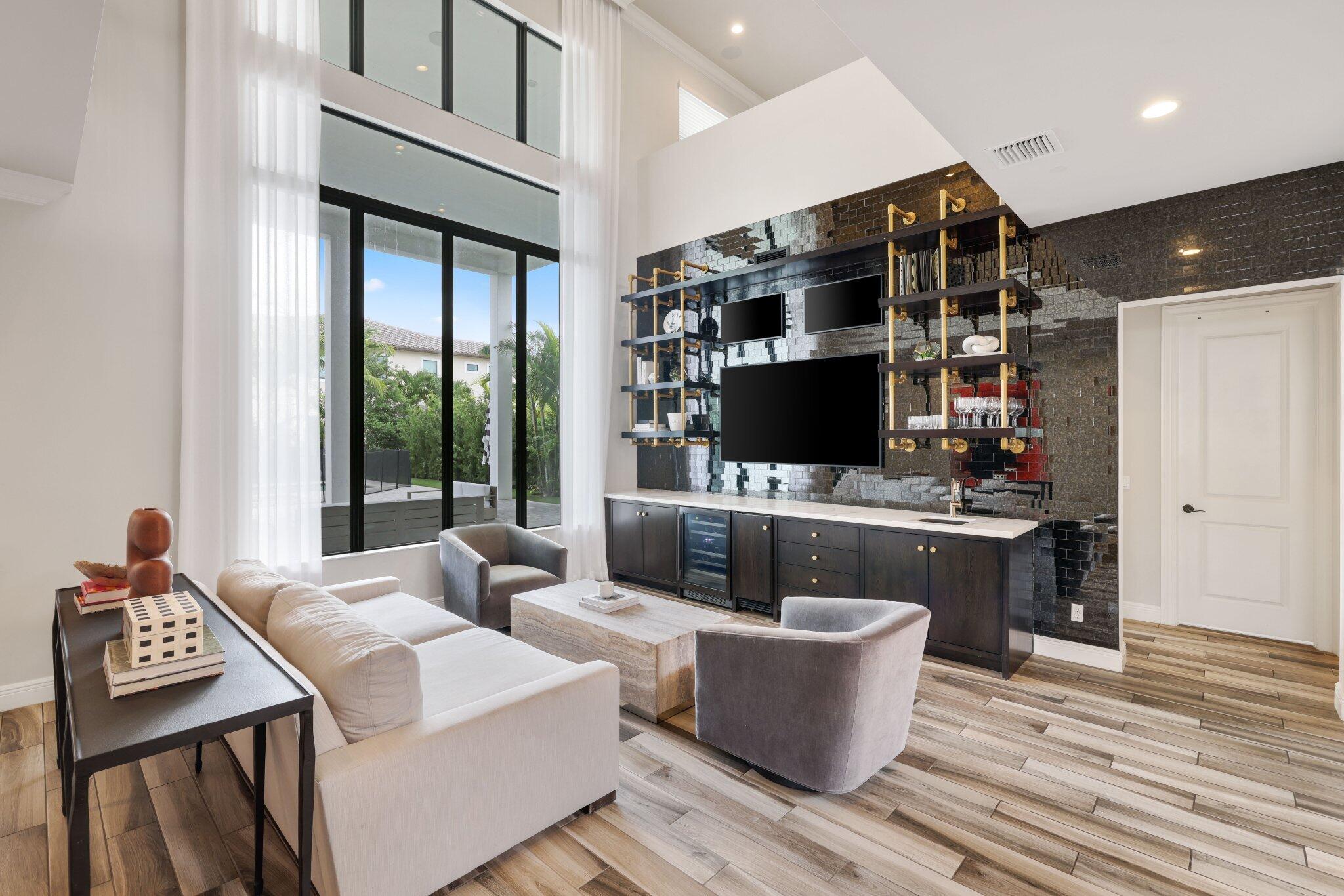 2585 NW 69th Street