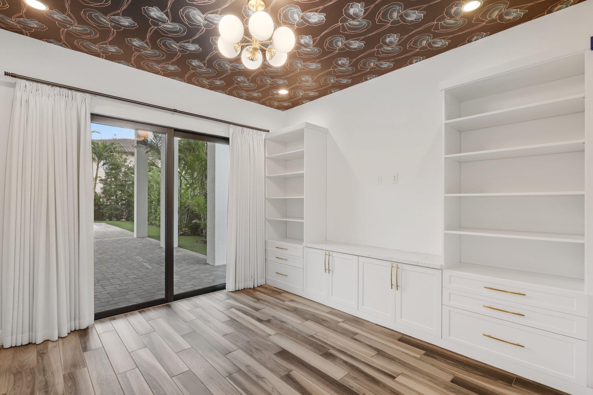 2585 NW 69th Street