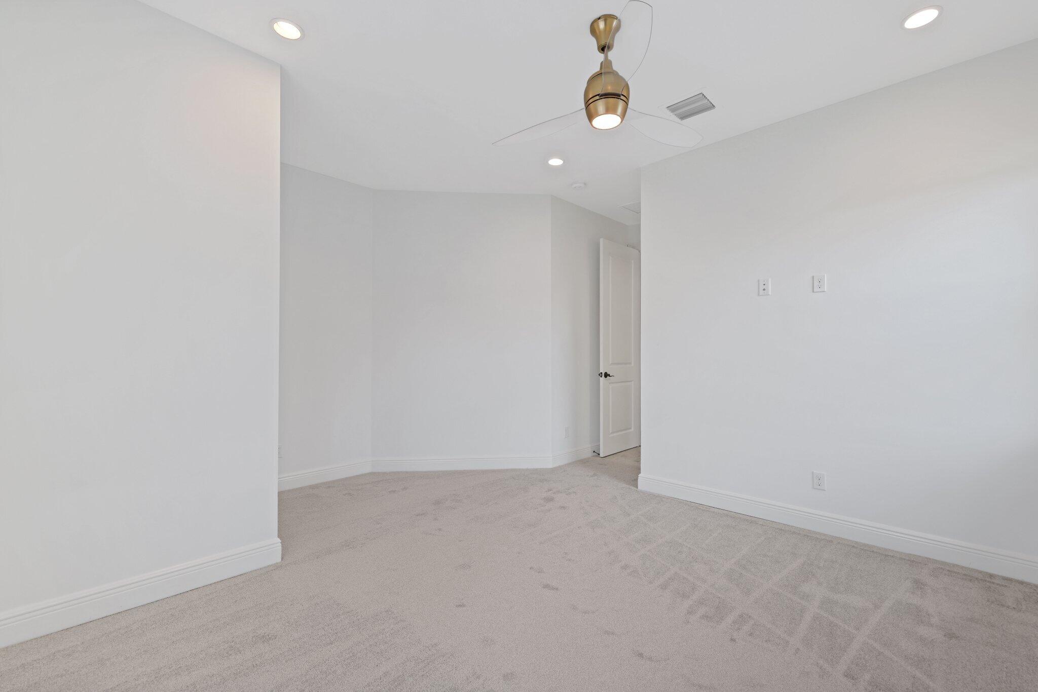 2585 NW 69th Street