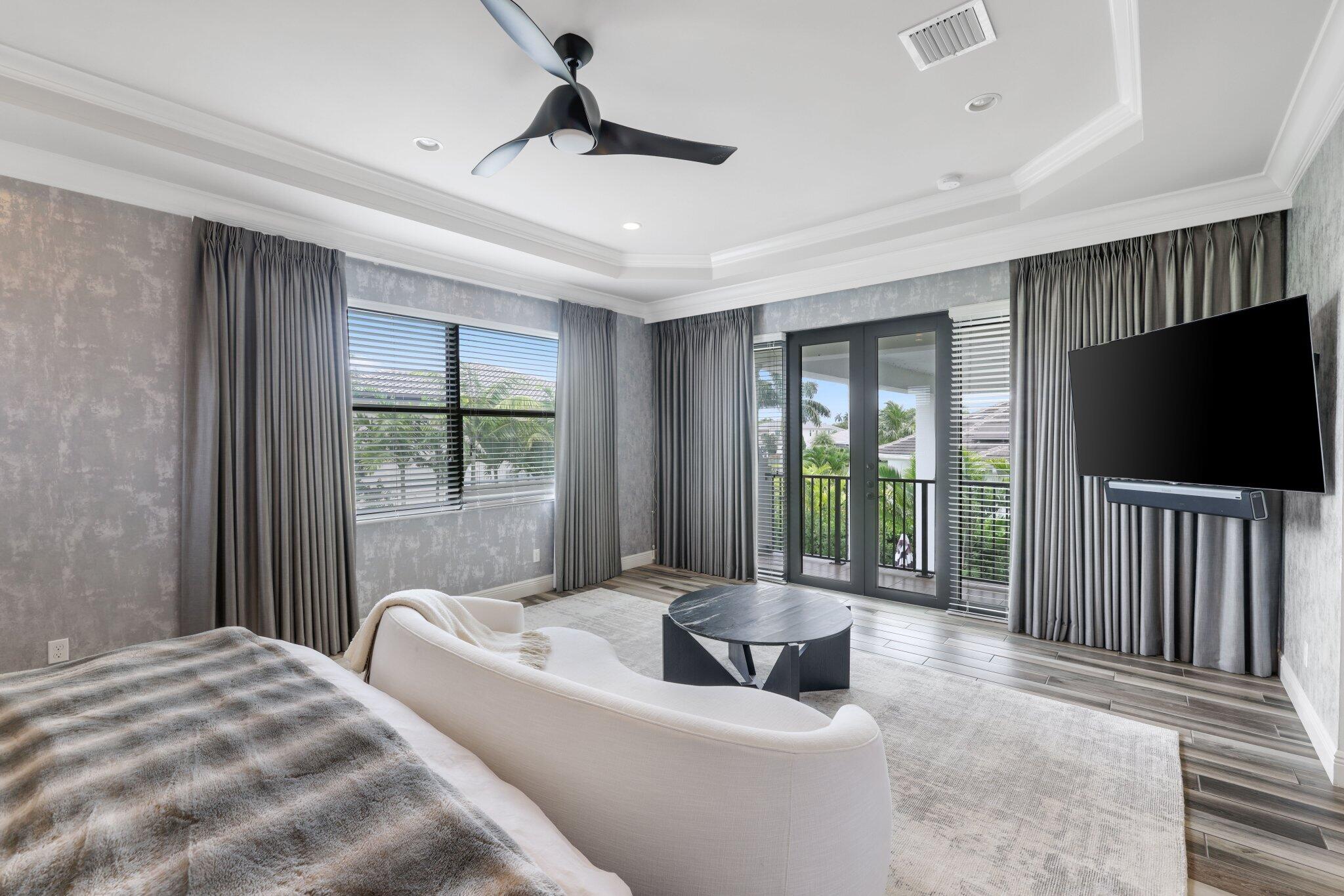 2585 NW 69th Street
