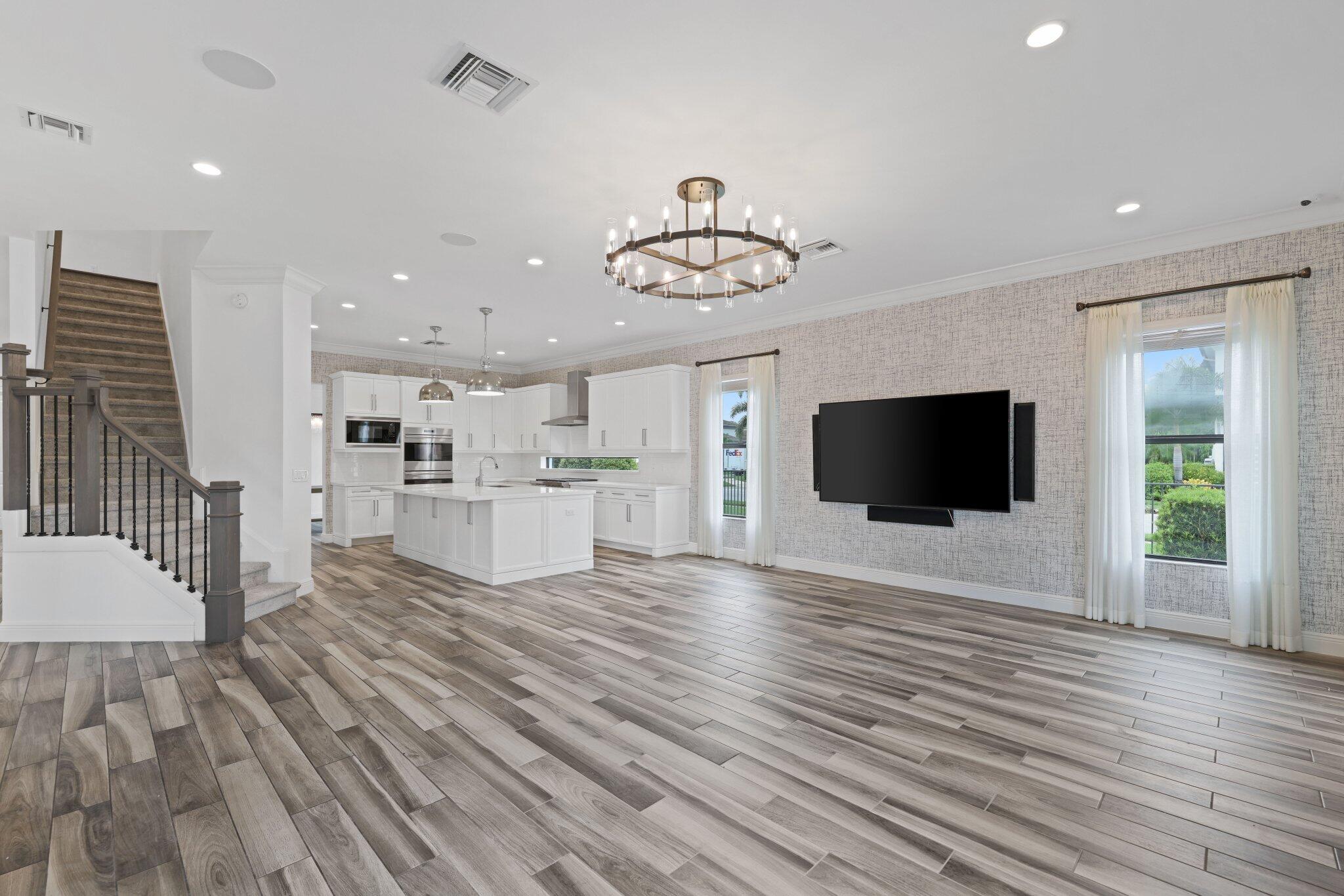 2585 NW 69th Street