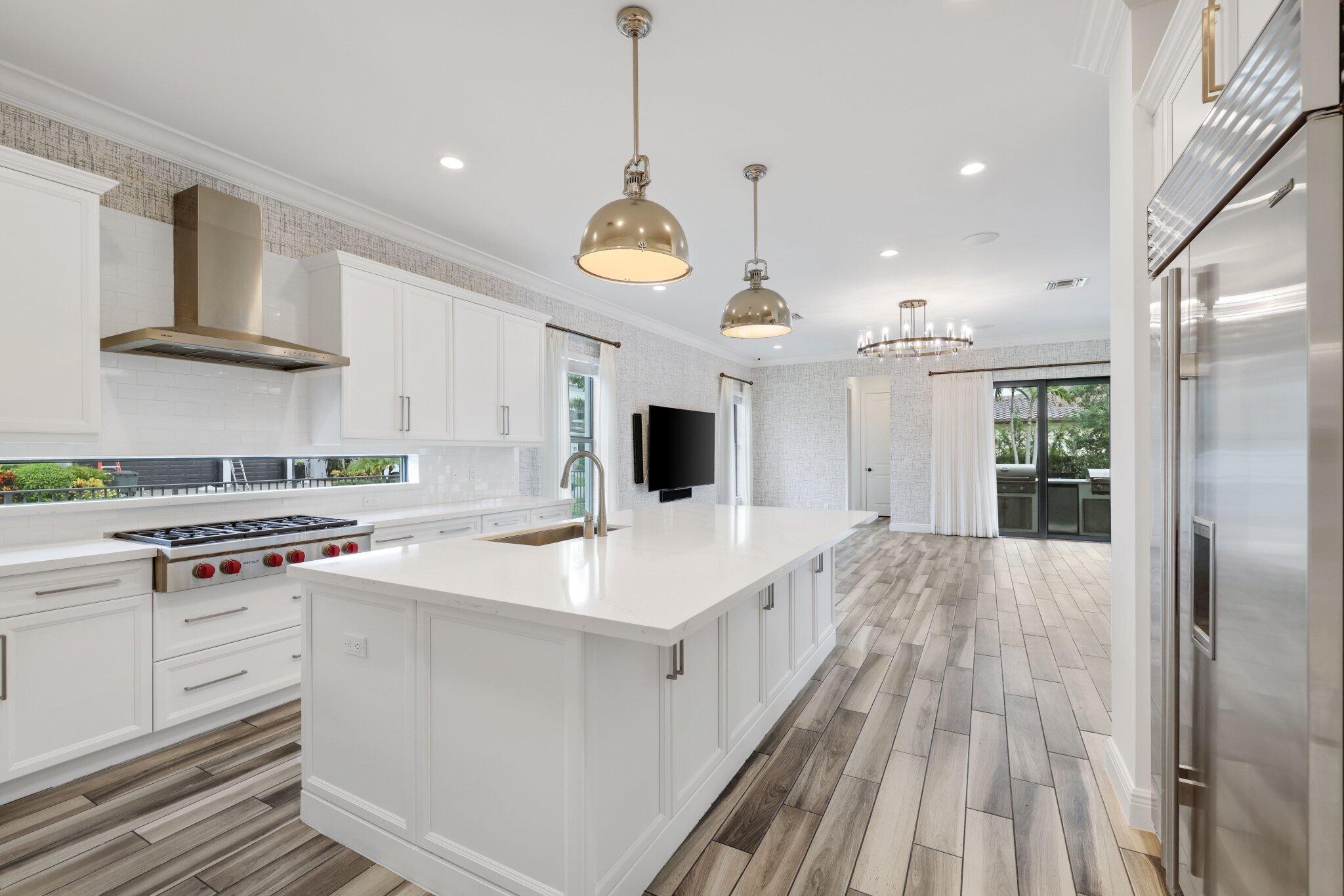 2585 NW 69th Street