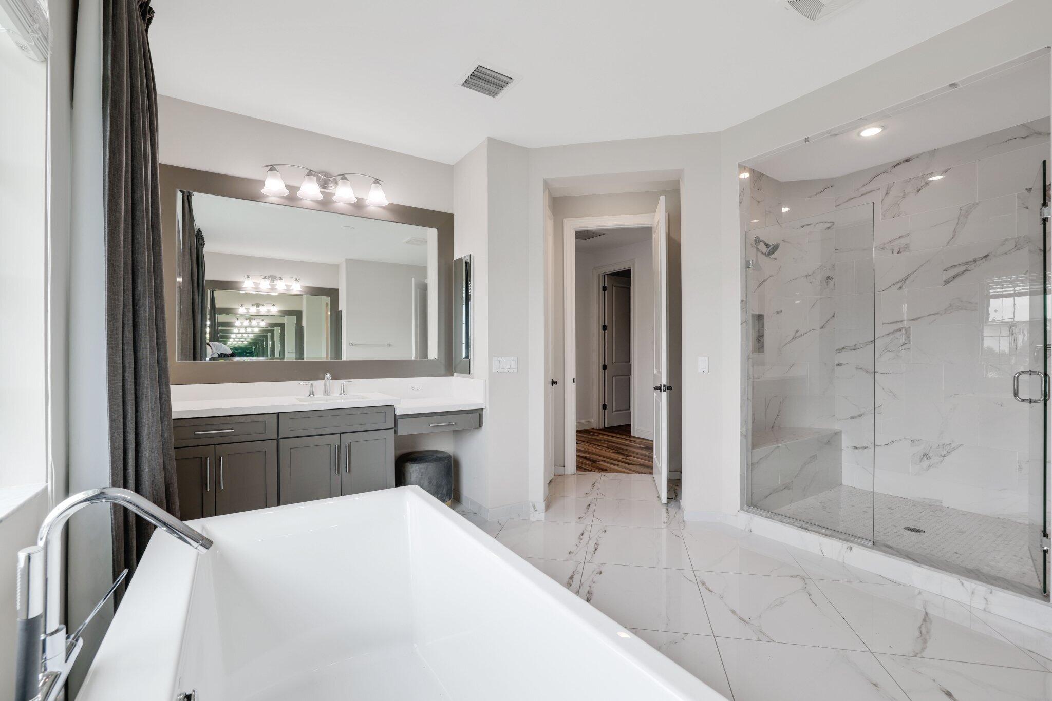 2585 NW 69th Street
