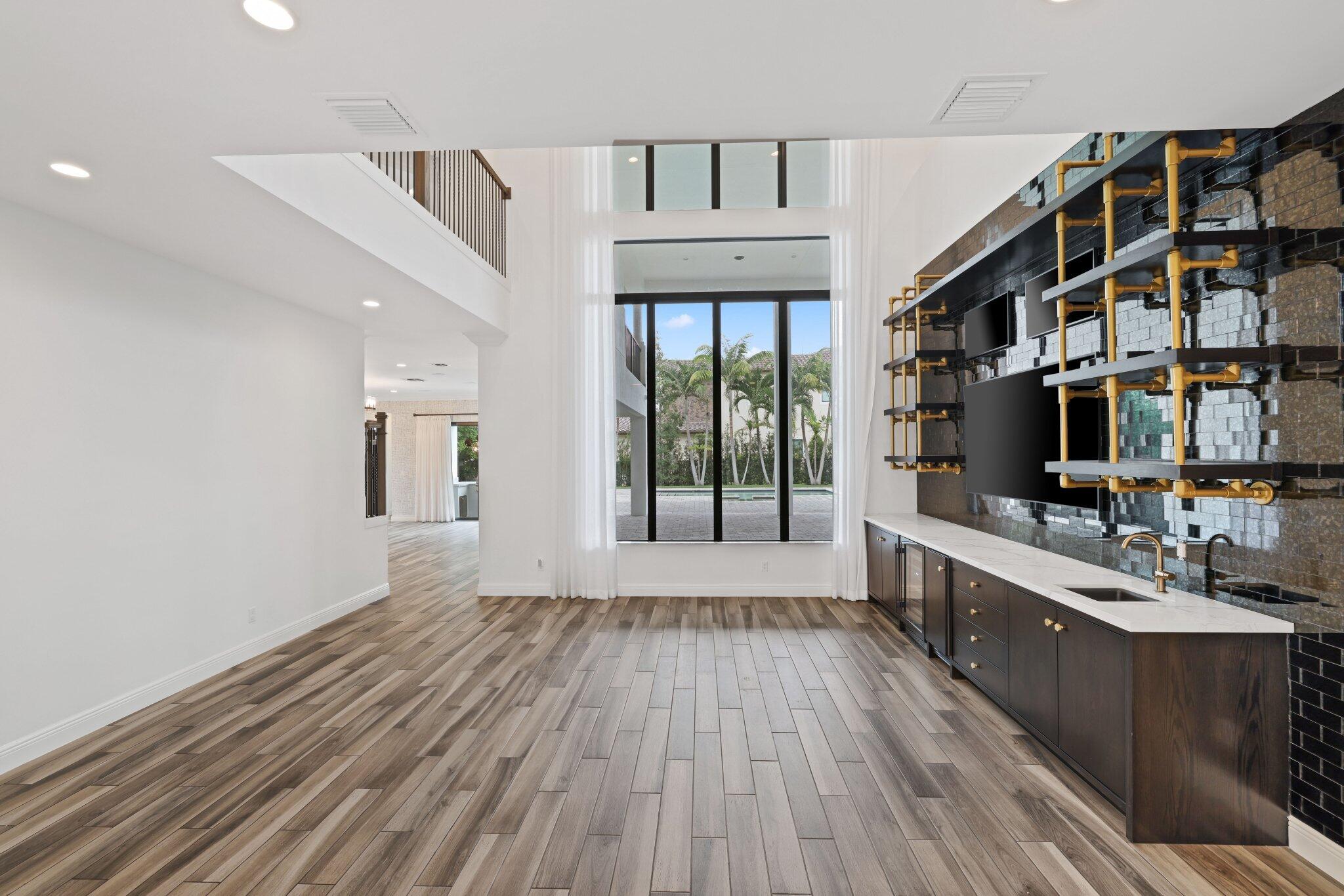 2585 NW 69th Street