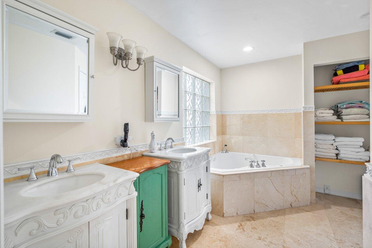 451 NE 25th Terrace, Boca Raton