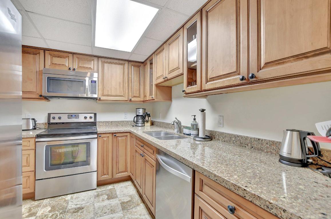 4505 S Ocean Boulevard 303, Highland Beach Unit: 303