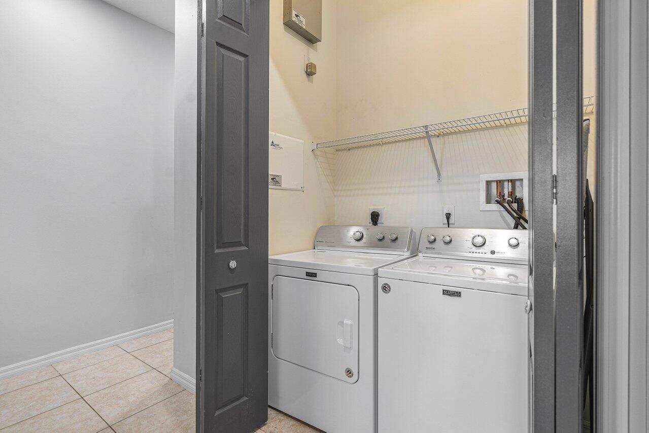 11 NE 20th Avenue 11