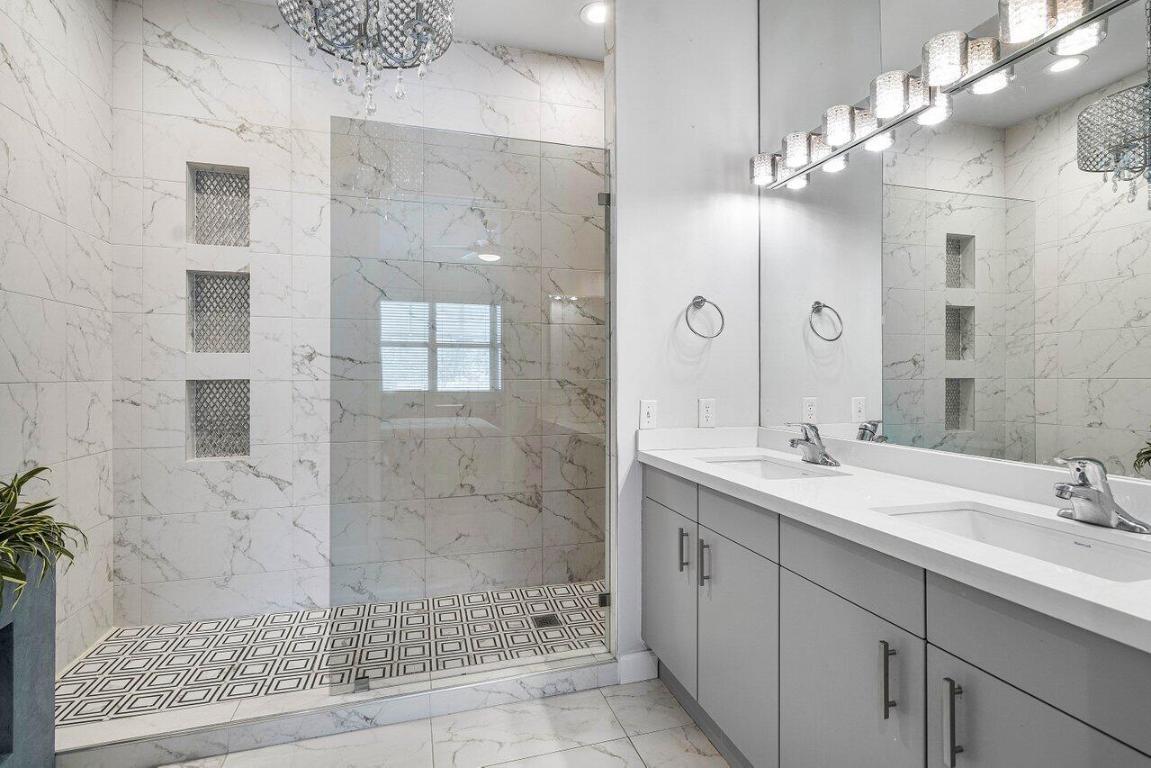 11 NE 20th Avenue 11