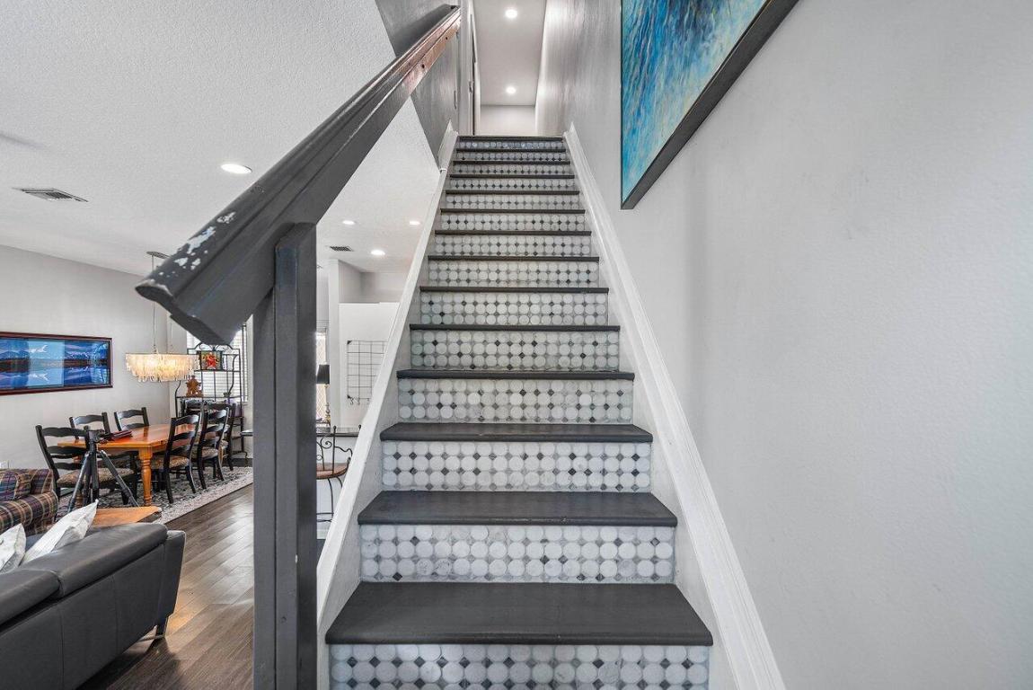 11 NE 20th Avenue 11